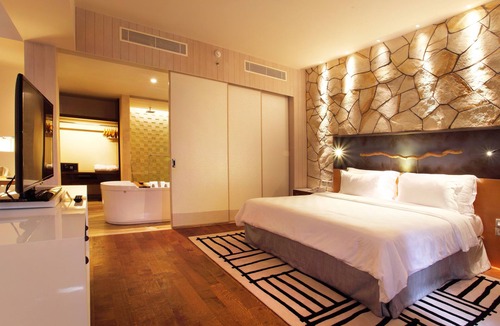 North Legian Hotel | Spacious Modern Suite with Free Minibar Items (T Sand Suite7)