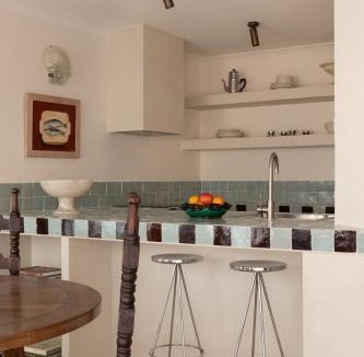 Cottesloe Apartment | Spacious, ocean-front, pied-à-terre with stunning views &opposite cafes