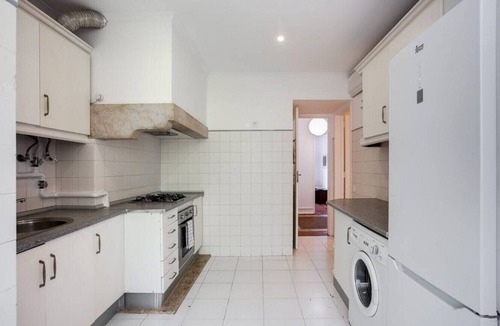 Sao Joao de Deus Apartment | Spacious Tailor Made Flat in Areeiro