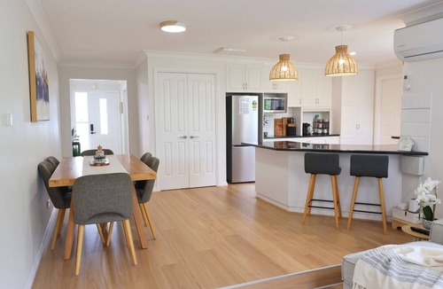 Tatton House | Spacious, Thoughtfully Prepared 4BR Home in Wagga