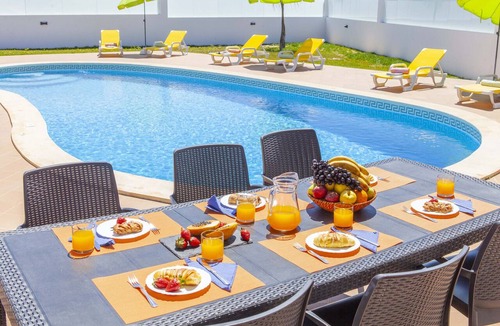 Castelo Villa | Spacious villa with BBQ and pool in Albufeira