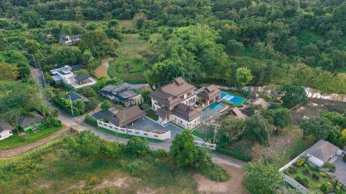 Hang Dong Cabin | Spoonamore Villa
