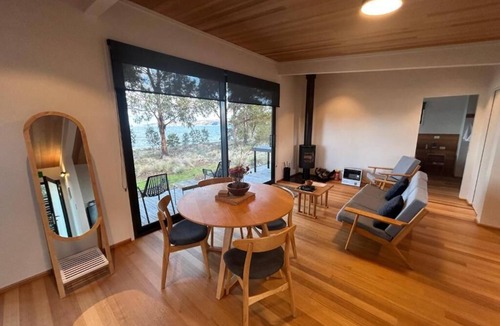 Glamorgan-spring Bay Council Hotel | Spring Bay Eco Resort