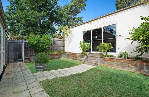 Hamilton House | Stallard Cottage - Lovely Family/Group Accom