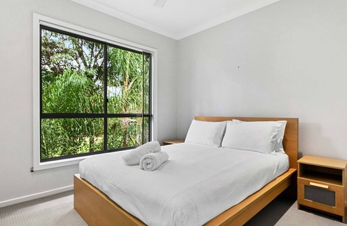 Pialba House | Stars on Torquay Road