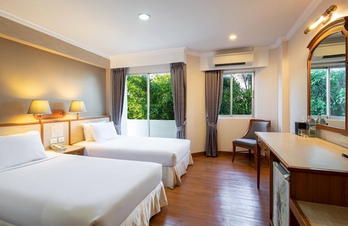 Aranyaprathet Hotel | Station One