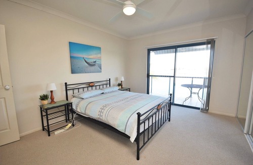 Nambucca Heads House | Stay by the water on Wellington Drive, surrounded by serenity and scenery!