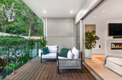 Avalon Beach House | Steps from Avalon - Beach Modern Coastal House