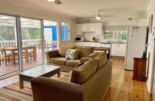Bendalong House | Sting Ray Bay - Close to the beach