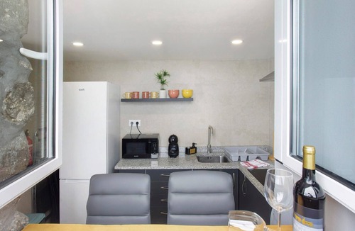 Sao Vicente Apartment | Studio Apartment '- Casa Do Avós' with Sea View, Wi-Fi and Air Conditioning