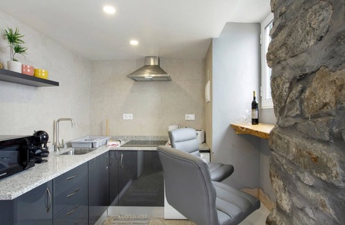 Sao Vicente Apartment | Studio Apartment '- Casa Do Avós' with Sea View, Wi-Fi and Air Conditioning