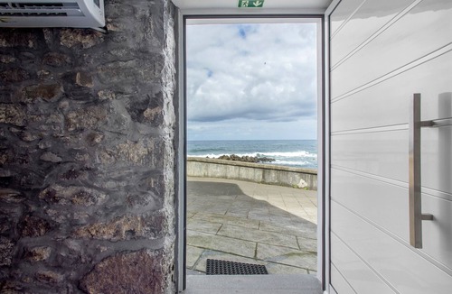 Sao Vicente Apartment | Studio Apartment '- Casa Do Avós' with Sea View, Wi-Fi and Air Conditioning