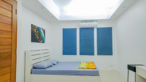 Bang Na Apartment | Studio in townhouse with private bath room and kitchenette