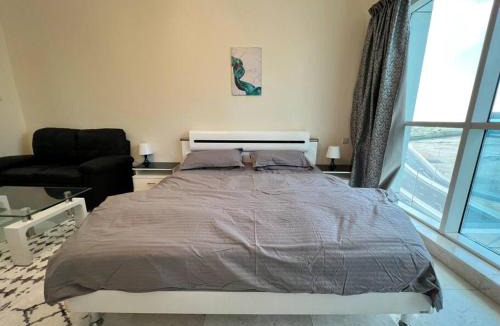 Business Bay Apartment | Studio - Steps from Downtown