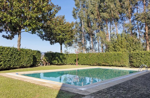 Amares Apartment | Studio 'Suite - Quinta Da Ataíde' with Mountain View, Shared Pool and Wi-Fi