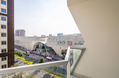 Dubai Apartment | Studio with Seamless Mall Access, Steps from the Bus Stop, Binghatti Stars