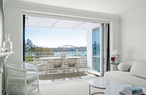 Darling Point Apartment | Stunning in Darling Point with Sydney Harbour View