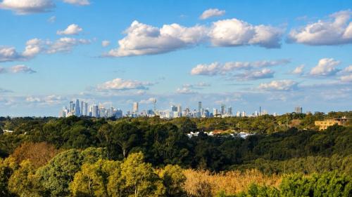 Sydney Olympic Park Apartment | Stylish 2BR Olympic Park Pool, Gym & Parking