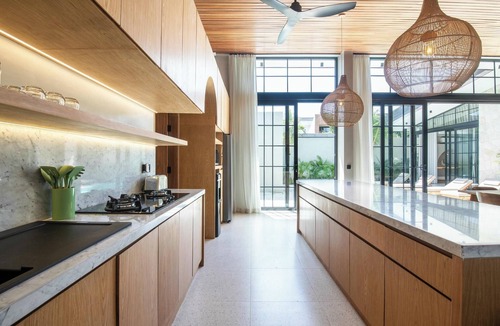 Pecatu Villa | Stylish 5BR Boho Hideaway, 5 Min from Bingin Beach