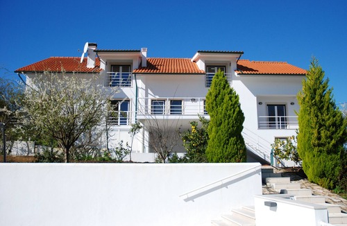 Penela Apartment | Stylish accommodation with stunning views, private pool, vineyard