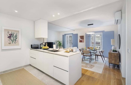 Santo Amaro Apartment | Stylish Alcântara Apt: Steps to Lx Factory!