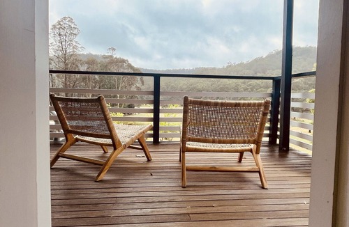 Murrays Run House | Stylish country escape Laguna/Wollombi open fireplace, 4 bedrooms. Pet friendly!