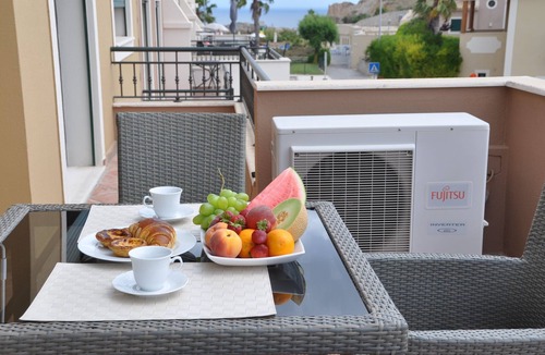 Burgau Apartment | SUN-FLOODED APARTMENT IN BURGAU NEAR BEACH & GOLF WIFI