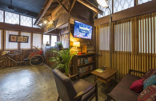 Talat Yot Hostel | Suneta Hostel Khaosan