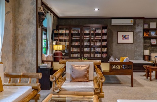 Wat Ket Hotel | Sunny V Hotel
