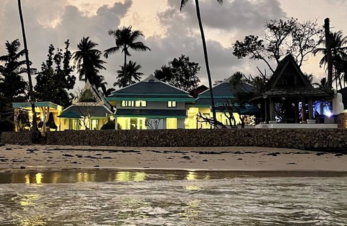 Hua Thanon Villa | Sunrise Golden Beachfront Villa