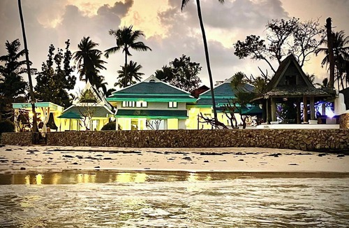 Hua Thanon Villa | Sunrise Golden Beachfront Villa