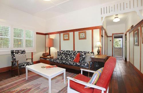 Tea Gardens House | Sunroom Cottage