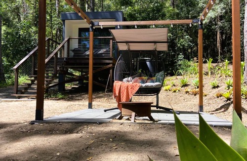 Boyland Cabin | Sunset Ridge - King Bed Cabin nestled at the base of Tamborine Mountain.
