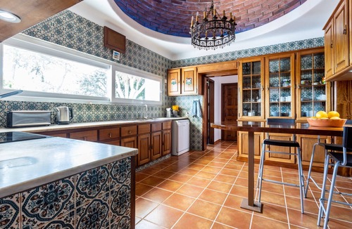 Alporchinhos Villa | Superb Carvoeiro Villa | Villa Alegria do Sul | 7 Bedrooms | Pool & Sun Terrace