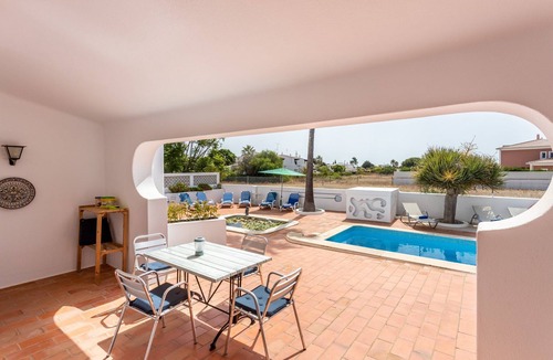 Alporchinhos Villa | Superb Carvoeiro Villa | Villa Alegria do Sul | 7 Bedrooms | Pool & Sun Terrace