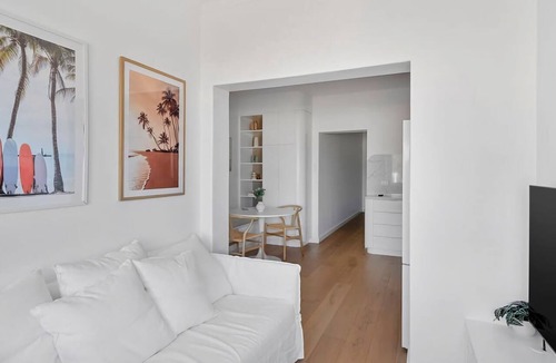 Bondi Beach Apartment | Surf Sand and Sunsets Your Bondi Beach Escape