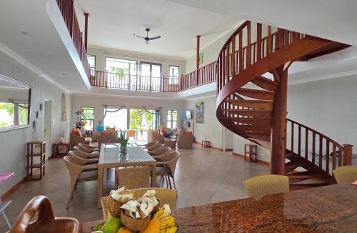 Cerf Island Villa | Surf Tropical Villa Seascape