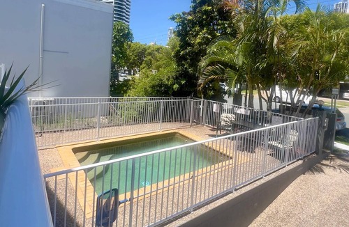 Surfers Paradise Apartment | Surfers Paradise Apartment: Beach, Pool & Balcony Escape!