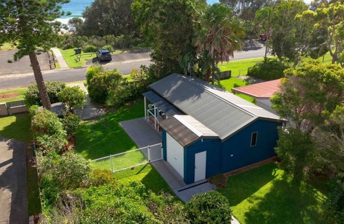 Culburra Beach Apartment | Surfrider Studio - Pet Friendly - 50m to Beach!