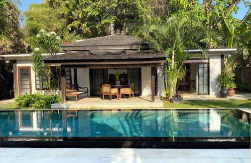 Cemagi Villa | Swedish designed, 16 meter infinity pool private garden footsteps from beach.
