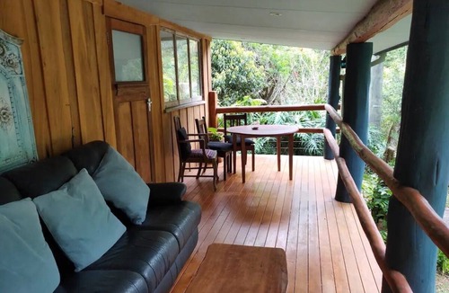 Upper Burringbar House | Sweetwater Cottage. A mountain retreat, just near the Rail Trail for riding.