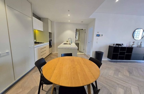 Chinatown Apartment | Sydney Chinatown 2BR 243 Walk to Darling Harbour