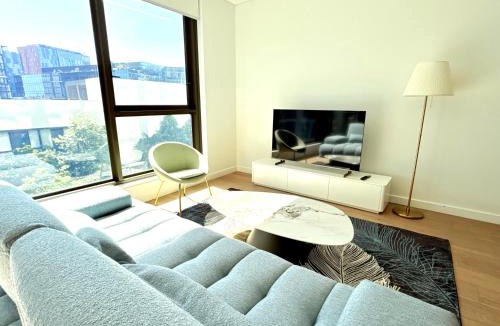 Chinatown Apartment | Sydney City High Level Amazing 2 Bedroom 2 bathroom Condo with Pool
