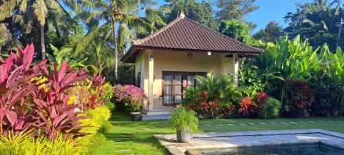 Melayang Bed & Breakfast | TAMAN EDEN COTTAGE