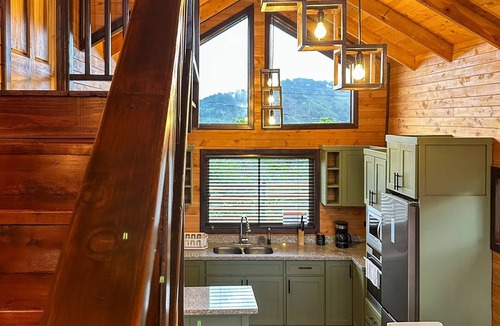 Canton Tarrazu Cabin | Tarrazú Uru Cabin: Epic Mountain Views