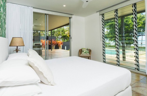 Wongaling Beach House | TERANGA at Mission Beach - direct beach access