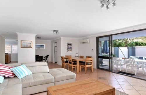 Terrigal Apartment | TERRIGAL TRANQUILITY Pool in complex, in the heart of Terrigal
