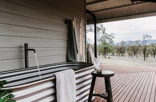 Glen Davis House | The Alice Escape by Contemporary Hotels