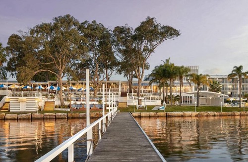 Toukley Hotel | The Beachcomber Hotel & Resort, an Ascend Collection Resort