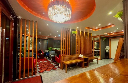 Male Hotel | The Beehive